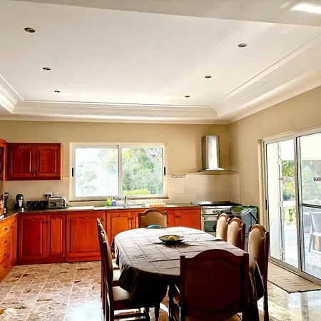 Sunny Side Villa *
